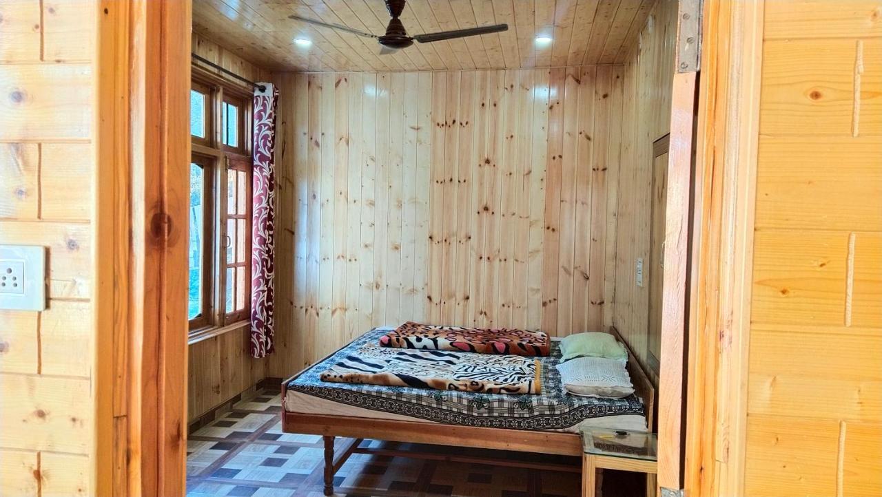 Kasol Wooden Cottage Exteriör bild