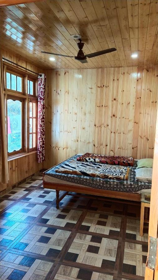 Kasol Wooden Cottage Exteriör bild